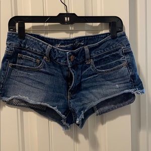 Shortie denim American eagle frayed shorts size 6